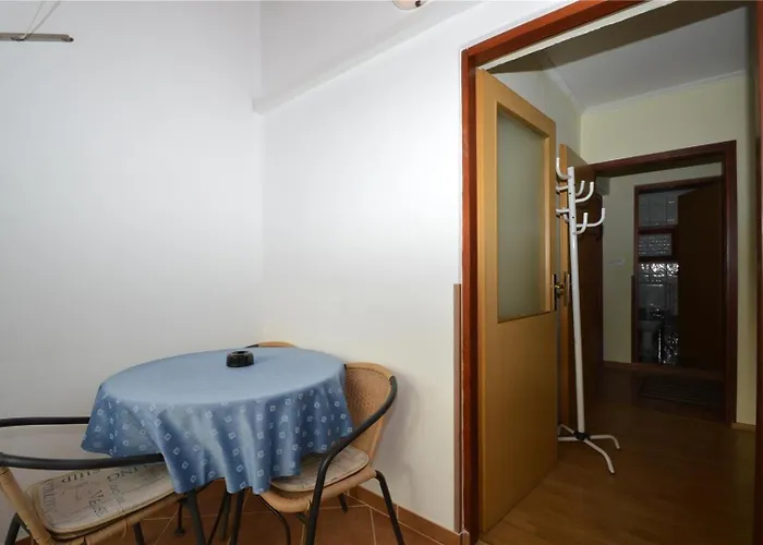 Jasmina マリ・ロシニュ